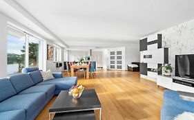Penthouse leilighet 200 kvm Vakker sjøutsikt.