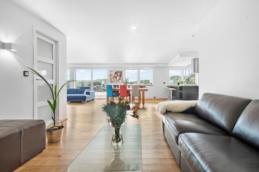 Penthouse leilighet 200 kvm Vakker sjøutsikt. Leilighet Bergen Eksteriør bilde